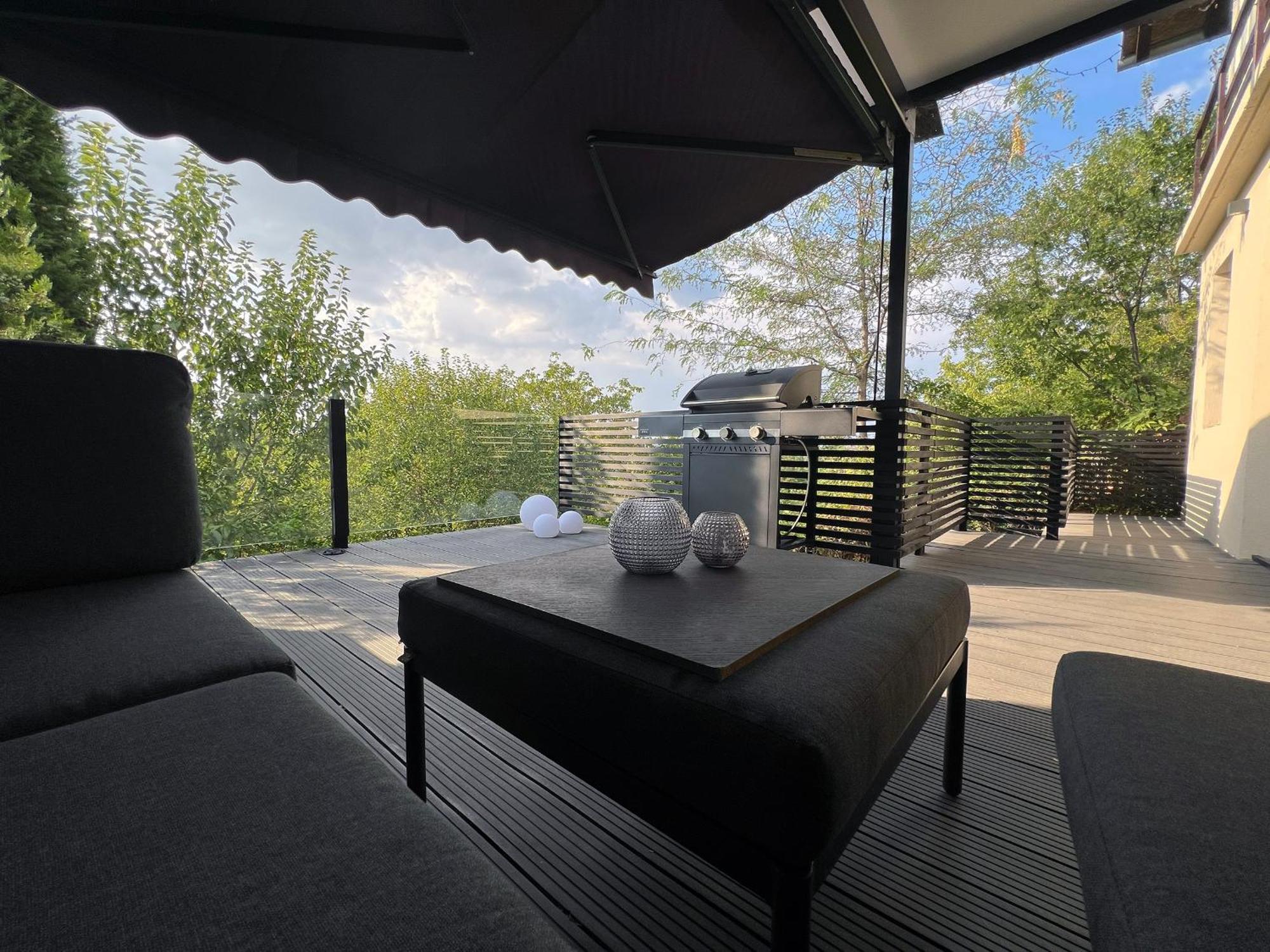 Pergola House In A Green Oasis With Fantastic View Apartment Петроварадин Екстериор снимка